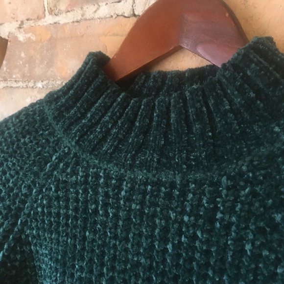 Jewel Green Crop Sweater - Picture 4 of 7